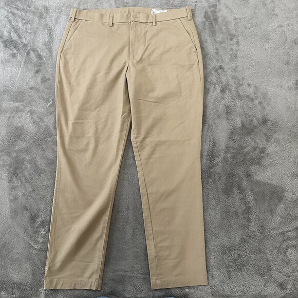 Gap Slim Fit Performance Khaki Pants Men's size 36x30 - Picture 1 of 7